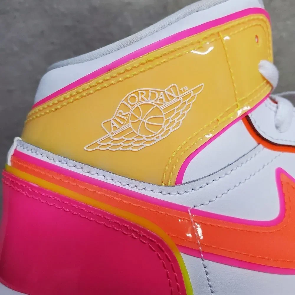 Nike Air Jordan 1 Mid Edge Glow in Size 4.5Y